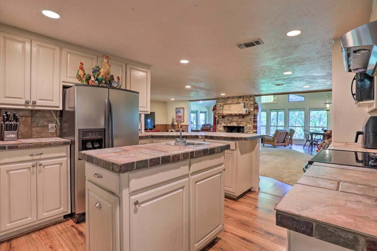 Granbury Lakefront Escape With Boat Dock And Slip! Extérieur photo